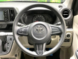 インテリアに合わせたデザインのステアリングは、運転される方のことも考え、運転しやすい形状、大きさです。是非一度、実際に触ってお確かめください。