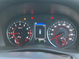 視認性の高いメータークラスター。運転に必要な情報を一目で確認できます。運転に集中できる、シンプルなデザインです。