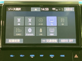 お気に入りの音楽やラジオを楽しめます。ドライブ中の時間をより快適に彩ります。上質なサウンドで、心ゆくまで音楽に浸りましょう。