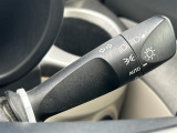 【オートライトシステム】車外の環境に合わせてライトを点灯します♪トンネル入り口では瞬時に点灯するなど、点灯、消灯を車外の明るさに応じて行います♪