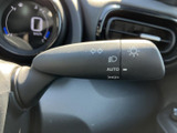 操作しやすいウインカーレバーは、スムーズな車線変更をサポート。安全確認と合わせて、確実な合図を出しましょう。