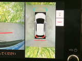 後方の視界を広げ、安全な駐車をサポートします。狭い場所でも、落ち着いて操作できます。運転に自信がない方にもおすすめです。