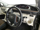 見通しのよいすっきりとした視界で、誰でも運転しやすいです。運転のしやすさは疲れにくさにも繋がりますよ♪