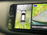 後方の状況を分かりやすく表示し、駐車時の安全性を高めます。狭い場所での駐車もスムーズに行え、運転初心者の方にもおすすめです。