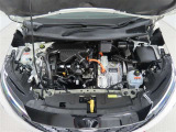 車にとって、とても大切な部分のエンジンルーム。綺麗に清掃済みで安心です。