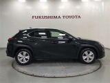 【まるごとクリーニング】シートを取り外し、車内を徹底洗浄。隅々まで丁寧に仕上げています。