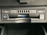 高速道路で便利な【ETC2.0】を装備しています。光ビーコン搭載で渋滞情報などナビゲーションと連動することで機能も充実いたします。他、観光施設に立ち寄るための高速料金割引サービス等もございます。