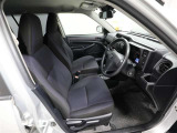 ゆったり室内で運転もしやすいです♪使い勝手の良い配置も考えられています!!