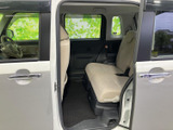 後部座席からの景色も楽しめます。家族や友人と、楽しいドライブに出かけましょう。