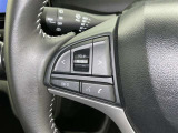 ステアリングスイッチ装備!運転しながら手元でオーディオの操作などができます。