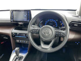 運転席まわりです。 各操作スイッチは使いやすい位置に配置されてます。