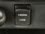 【USB接続端子&HDMI端子】オーディオとの連携でスマホやiPod等の音声を!HDMI接続ではスマホの画面をディスプレイにミラーリング!いつものコンテンツを車内でもお楽しみいただけます♪