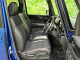ゆったりとした座り心地のフロントシート。運転席からの視界も広く、快適なドライブを楽しめます。