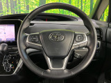 【純正革巻きステアリング】上質な革を使用することで、手にしっかり馴染みとても運転しやすいハンドルです♪