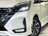 【LEDヘッドライト】悪天候や夜間走行時も良好な視界を確保し安心して運転できる高輝度LEDヘッドライトを装備!点灯速度が早く、消費電力も抑えられています。