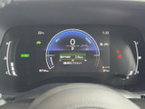 視認性の高いメーター類で、運転に必要な情報を的確に把握できます。運転状況を常に把握し、安全運転をサポートします。