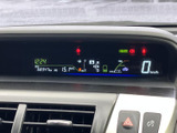 視認性の高いメーター類で、運転に必要な情報を的確に把握できます。落ち着いたデザインで、運転に集中できる空間を演出。安全運転をサポートします。