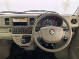 インパネはシンプルなデザイン。運転もしやすそう♪