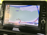 鮮明な地図表示で、道に迷う心配はありません。渋滞情報も確認できるので、スムーズな移動をサポートします。安全運転の頼もしい相棒です。