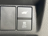 【パワーバックドア】スマートキーや運転席のボタンを押すだけでリアゲートが自動で開閉します!荷物を持っている時や、高い位置にあるバックドアを閉める際に便利な機能です♪