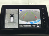 後方確認モニターは、駐車時の安全性を高め、狭い場所での運転をサポートします。運転に自信のない方にもおすすめです。