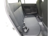 高いホールド性で運転姿勢が安定します。長距離ドライブでも疲れにくいのが魅力です。快適なドライビングライフをお送りください♪