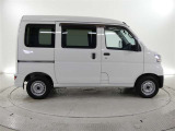 大きな開口部のスライドドアは、狭い駐車スペースでも乗り降りや荷物の積み下ろしも楽々です。