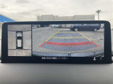 パノラミックビューモニターシステムが付いているので車の上から見た映像が確認できますよ。