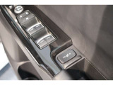 シートヒーター装備付き車!!座席に埋め込まれた電熱線によりシートを暖めることが出来る装備で、温められたシートは、寒い冬には最適です!!