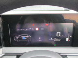 メーター内のカラーデイスプレイには運転をサポートする情報を表示します。