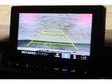 バックカメラが装備されており、後方の安全確認はもちろんのこと狭い場所での駐車や雨の日・夜間など視界の悪いコンディションでのストレスの軽減にもなります!