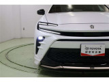 フロントの存在感を際立たせるBi-BeamLEDヘッドランプ。汚れや積雪を取り除いてくれるヘッドライトウォッシャー付です。オートライト、オートハイビームも搭載しているので面倒なライトの切替えは不要です