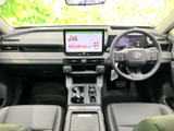 広々とした室内空間で、快適なドライブを。ドライバー視点からの眺界も良好です。