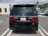 広々とした車内空間に優れた燃費性能。更にデザインも上質で人気のお車です!