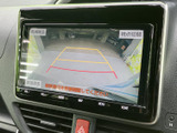 狭い道や駐車場でも安心。ガイドライン表示で、後方確認がしやすく、スムーズな駐車をサポートします。安全な運転をサポートする頼もしい装備です。