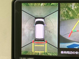 駐車時の安全性を高めるバックモニター。死角になりやすい後方を確認でき、より安全な運転をサポートします。狭い場所でも安心です。