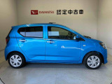 車両右側面からの写真になり。車をご覧になりたい時はお気軽に最寄りの店舗へご相談下さい。
