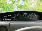 視認性の高いメーター類は、運転に必要な情報を確かな目で捉えます。運転状況を的確に把握でき、安全運転をサポートします。