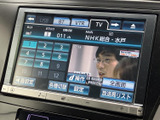 お気に入りの音楽やラジオをクリアな音質で楽しめます。様々なメディアに対応し、車内時間をより豊かに演出。快適な空間を創造します。