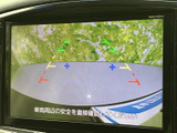 後方確認をサポートするモニター。駐車や車庫入れの際に役立ちます。安全運転をサポートし、安心感を与えてくれます。