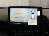 バックモニターを装備しています。車庫入れ時等に車両後方が確認出来るのでとても便利です。
