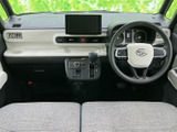 運転しやすいように、操作系がまとめられています。視認性も高く、安全運転をサポートします。快適なドライブをお楽しみください。