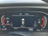 洗練されたデザインのメーターパネル。必要な情報を分かりやすく表示し、運転に集中できる環境を提供します。視認性も高く、安全運転をサポートします。