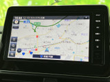 高精細な地図表示で、目的地までの道案内をスムーズに。渋滞情報もリアルタイムで確認できるので、より効率的な移動が可能です。