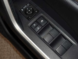 電動格納式ドアミラー・パワーウインドウを装備しています。
