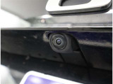 バックカメラが付いているので後方確認が非常にしやすいです。今や運転初心者も熟練者も必須装備!ついていて損はないですね♪
