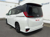 当店は全車『ロングラン保証』付!(1年間、距離無制限 HV車はHV保証付) 別途延長保証もご用意しております♪ ぜひ現車を確認にご来店ください