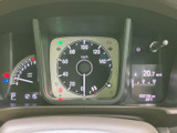 速度や回転数など、運転に必要な情報をひと目で確認できます。視認性の高いメーターで、安全運転をサポートします。運転に集中しやすい環境です。