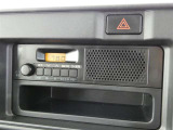 純正のAM/FMカーラジオを装備です。