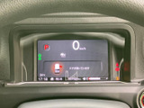 視認性の高いメーター類が配置されています。運転に必要な情報を的確に把握し、安全運転をサポートします。